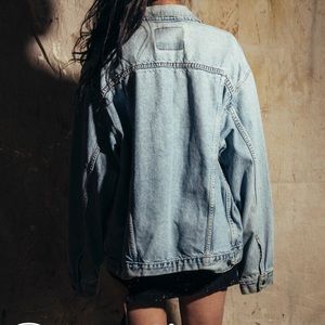 Levi's Jackets & Coats - Levis lightwash denim jacket Levi's Jackets & Coats - Levis lightwash denim jacket